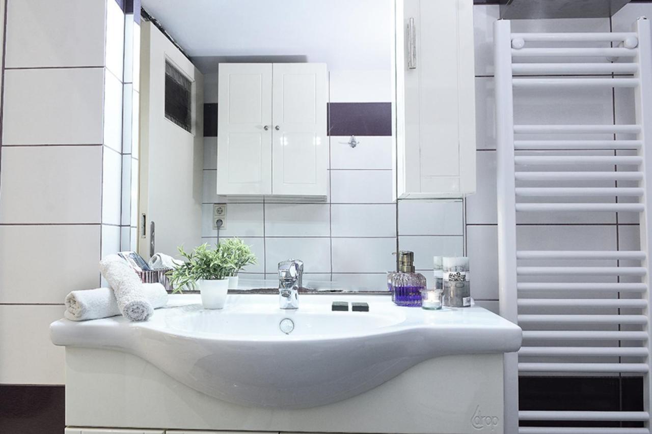 The Bright One Apartment *
